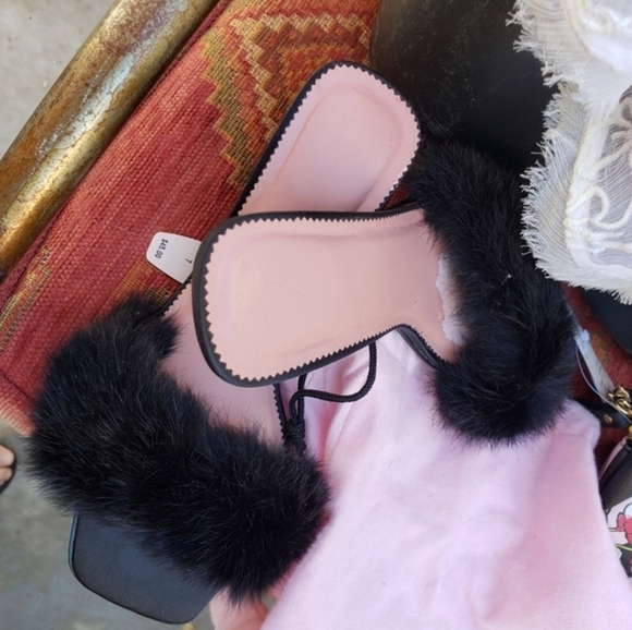 Victoria's Secret Boundle of 4 - Picture 6 of 11